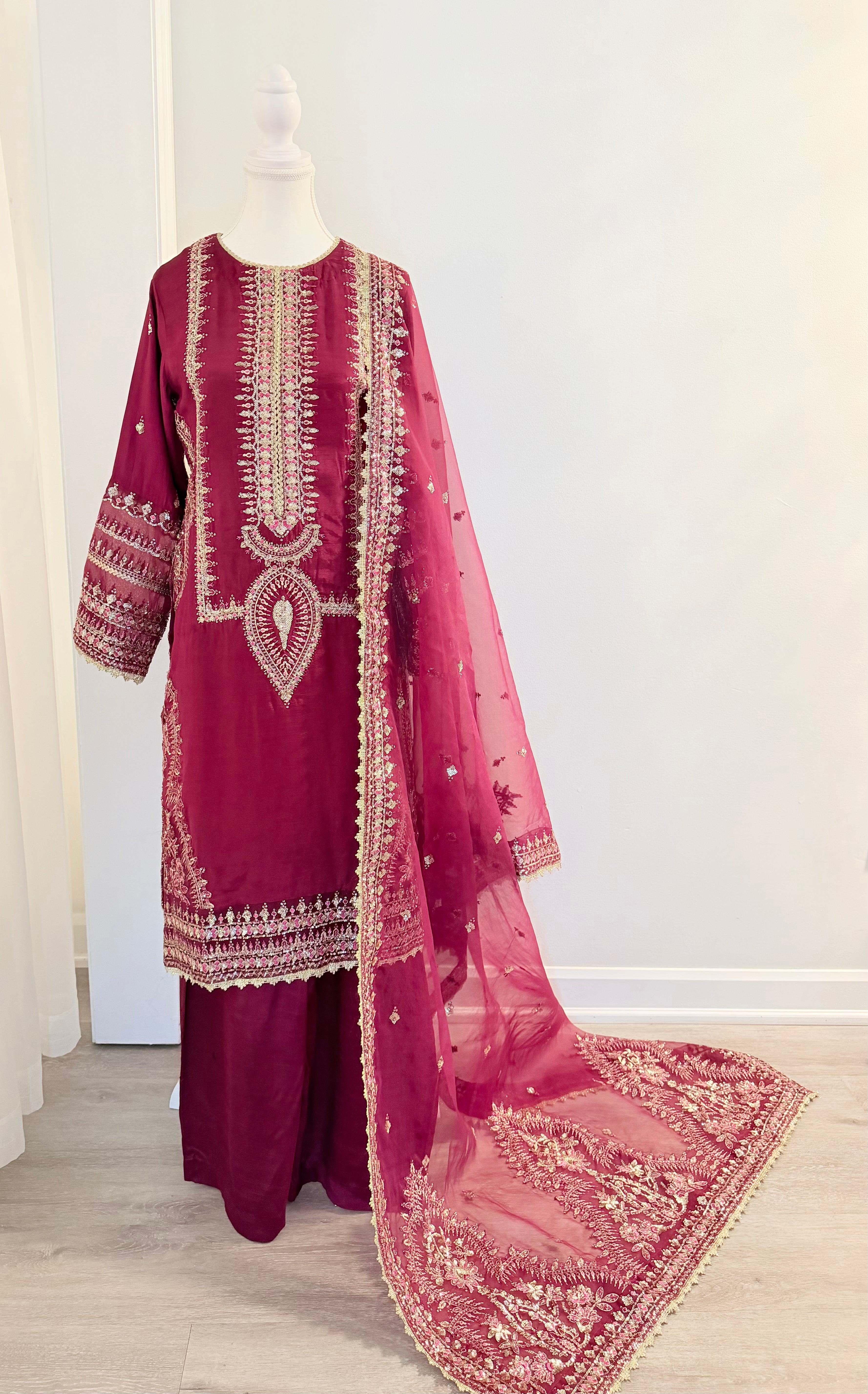 Afrozeh Roshan - Raw Silk Suit