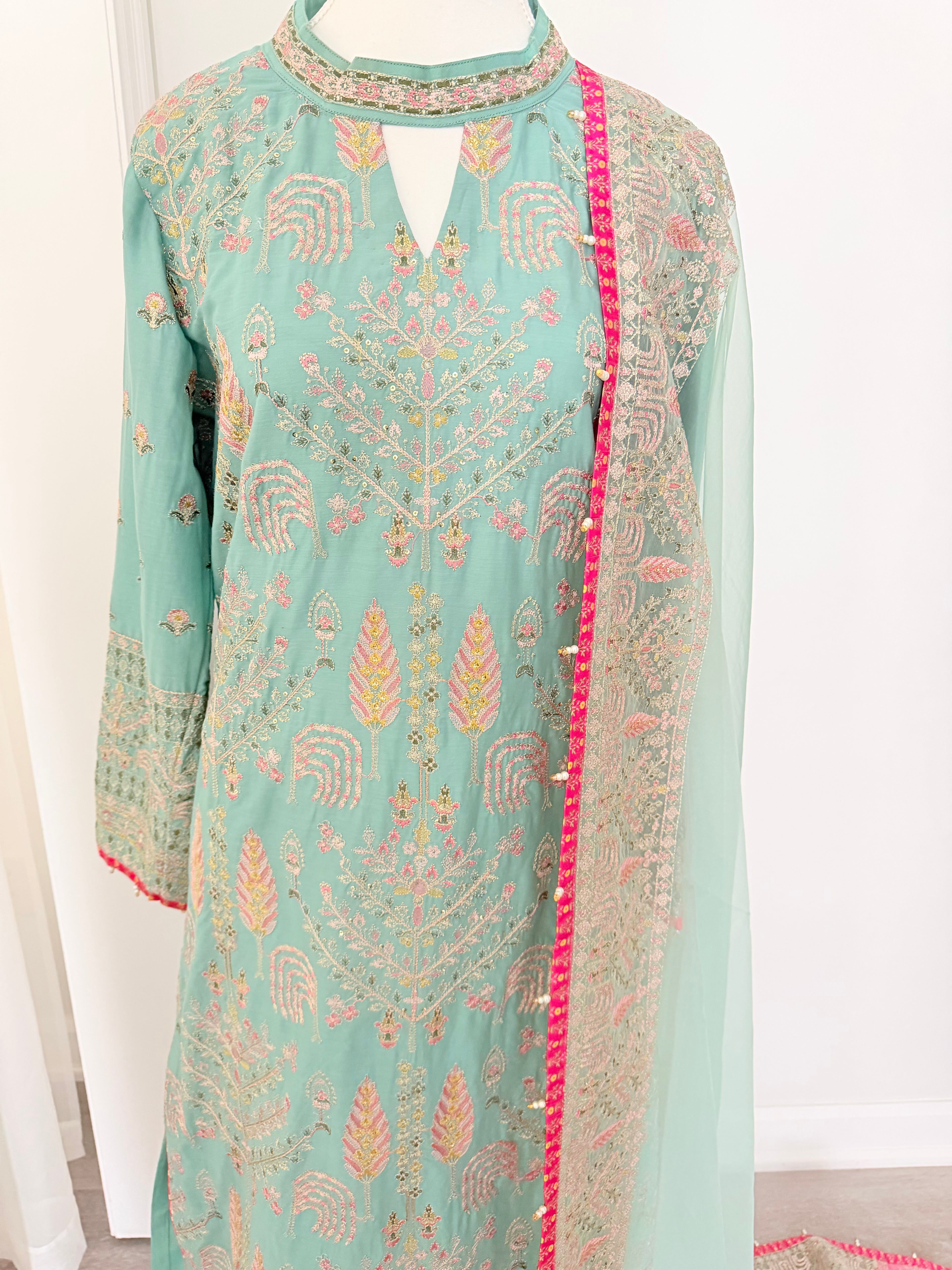 Hussain Rehar Saloni - Luxury Suit