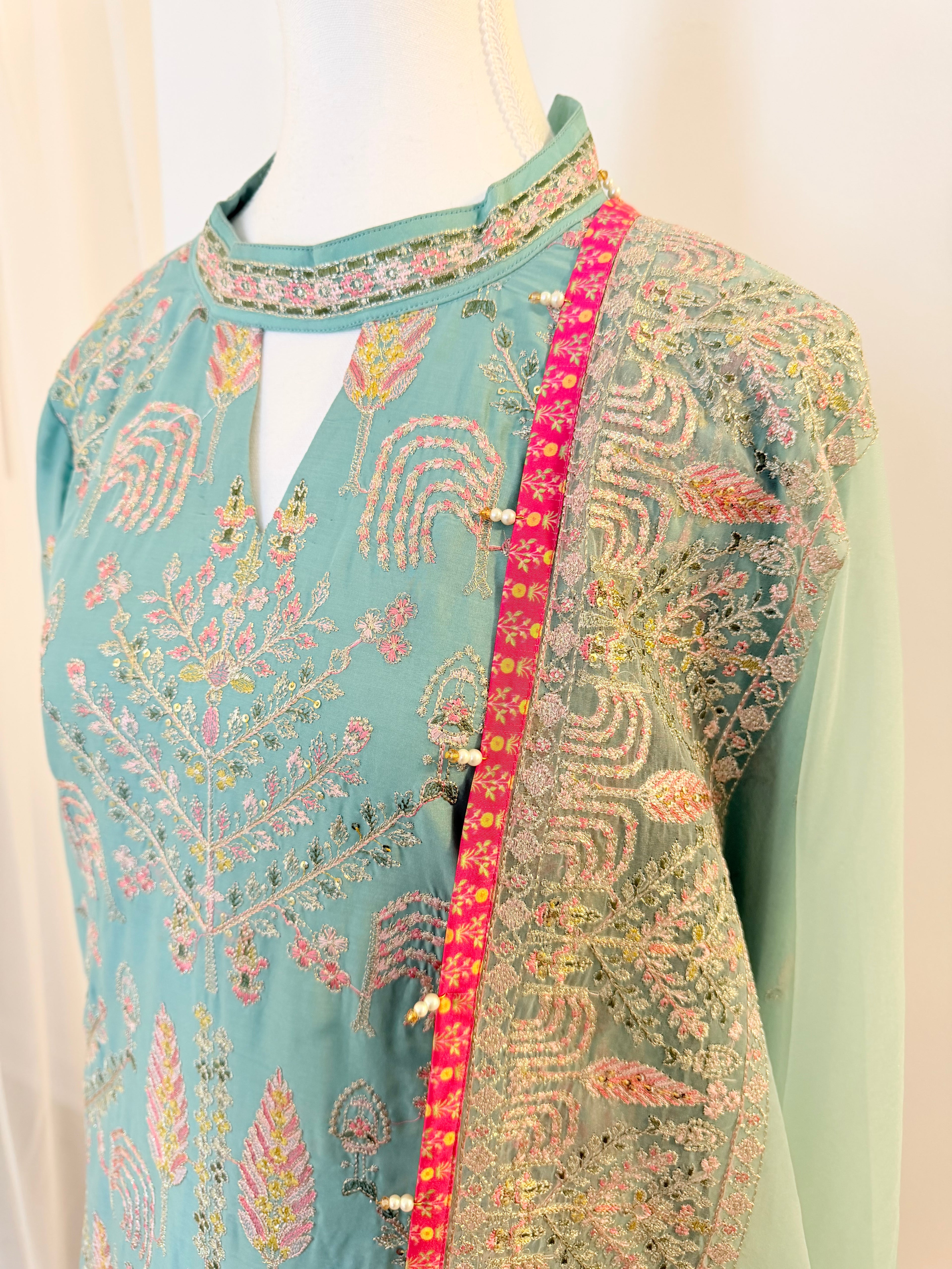 Hussain Rehar Saloni - Luxury Suit